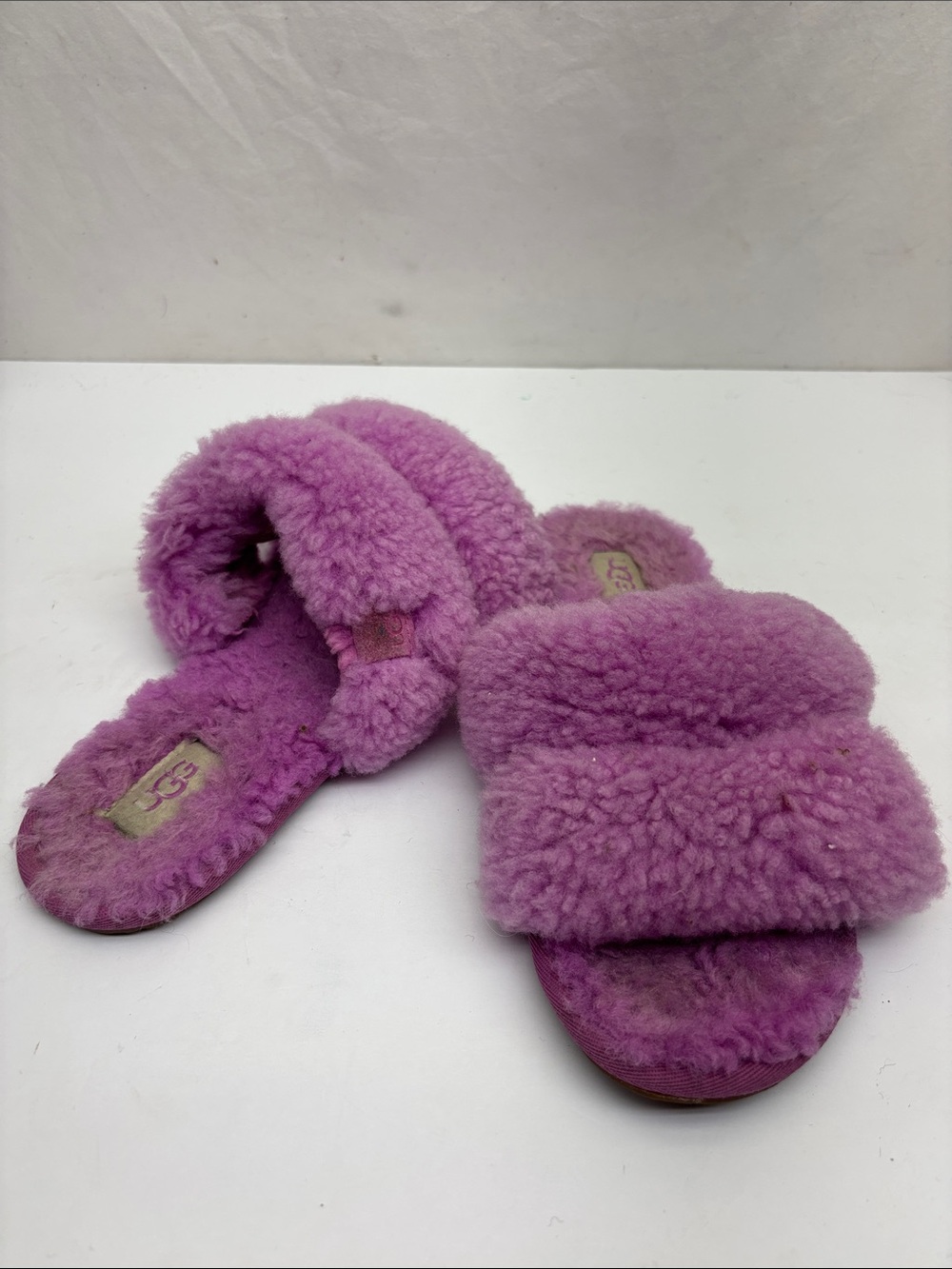 UGG Plush Open-Toe Shearling Slide lilac, SZ 8 women’s, box 2 G